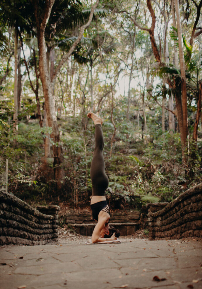 Photo_Lou_Headstand1
